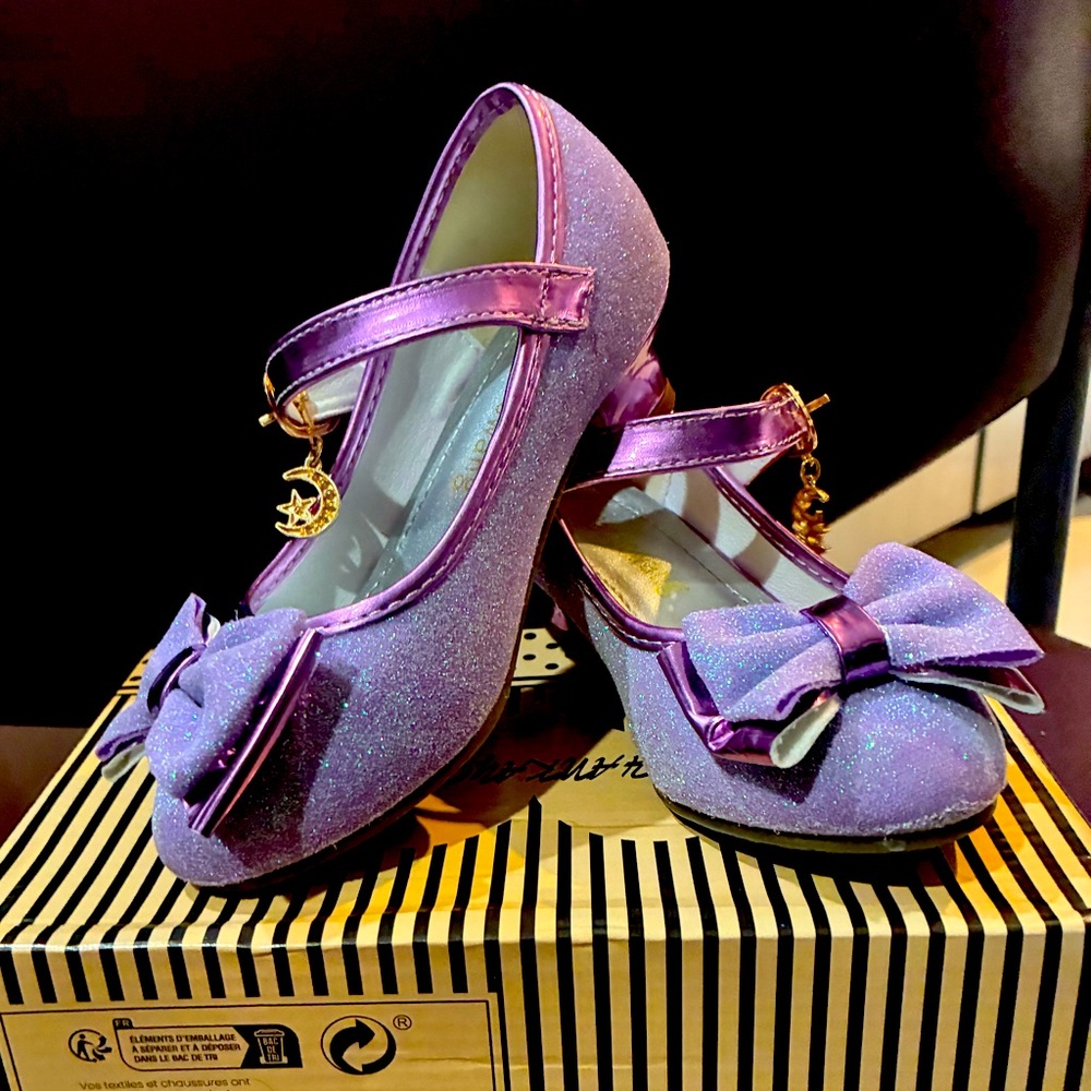 Purple Glitter Kids Shoes with Bow size 31 which is like a size 13 U.S.